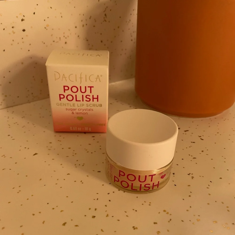 NIB Pacifica Pout Polish Lip Scrub Sugar Crystals Lemon Vegan 0.63 oz Shea